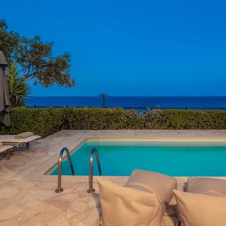 Noesis With Private Pool, Sea Views & 100m Away Villa