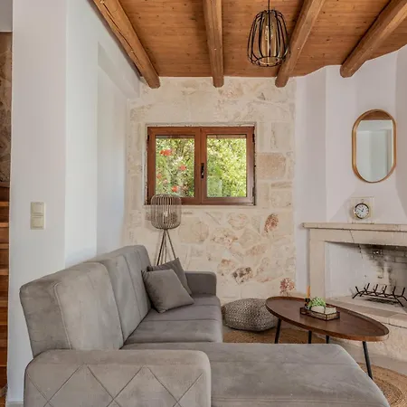 Villa Noesis With Private Pool, Sea Views & 100m Away Skinária
