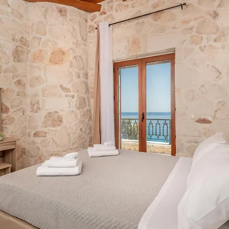 Villa Noesis With Private Pool, Sea Views & 100m Away Skinária