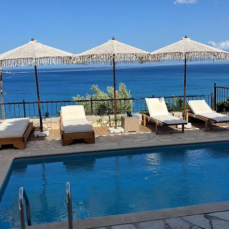 Noesis With Private Pool, Sea Views & 100m Away Skinária