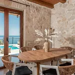 Villa Noesis *