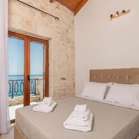 Noesis With Private Pool, Sea Views & 100m Away Villa Skinaria